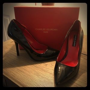 Never worn black patent heels